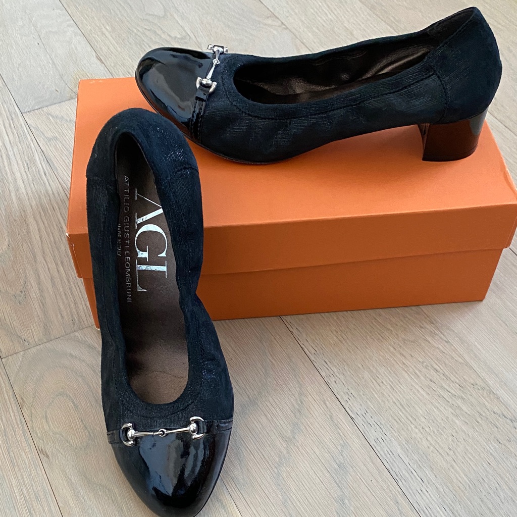 Agl Black Kitten Heels With Patent Leather Toe Cap